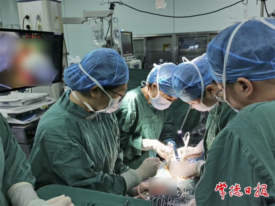 一醫聯合手術中.jpg