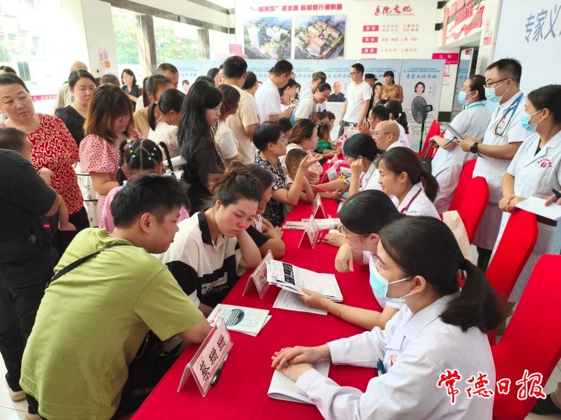 市婦幼保健院義診現場.jpg